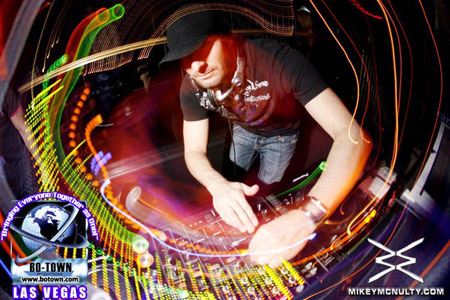 Godskitchen_SandervanDoorn_BodyEnglish_LasVegas_102109_010