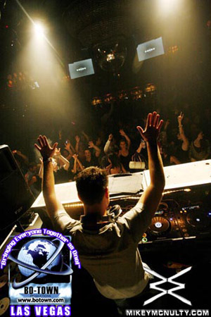 Godskitchen_SandervanDoorn_BodyEnglish_LasVegas_102109_097