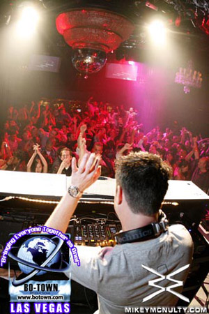 Godskitchen_SandervanDoorn_BodyEnglish_LasVegas_102109_127