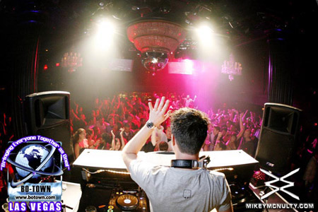 Godskitchen_SandervanDoorn_BodyEnglish_LasVegas_102109_128