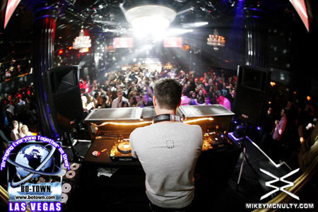 Godskitchen_SandervanDoorn_BodyEnglish_LasVegas_102109_131