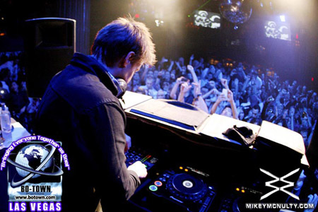 FerryCorsten_Godskitchen_BodyEnglish_LasVegas_102809_029