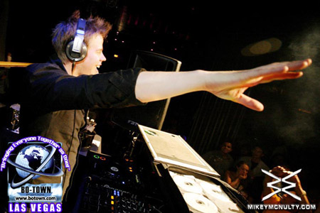 FerryCorsten_Godskitchen_BodyEnglish_LasVegas_102809_121