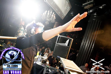 FerryCorsten_Godskitchen_BodyEnglish_LasVegas_102809_122