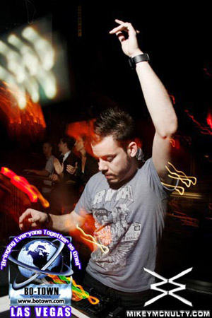 Godskitchen_BodyEnglish_MarkNight_10709_097