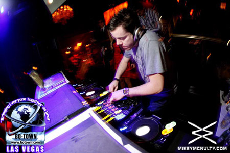 Godskitchen_BodyEnglish_MarkNight_10709_101