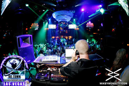 Godskitchen_BodyEnglish_MorganPage_LasVegas_8509_075