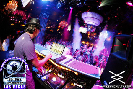 Godskitchen_NoalSanger_BodyEnglishNightclub_LasVegas_111809_005