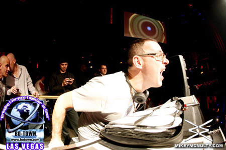 Godskitchen_JudgeJules_BodyEnglish_LasVegas_112509_012