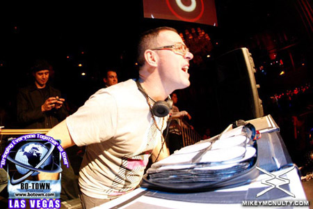 Godskitchen_JudgeJules_BodyEnglish_LasVegas_112509_013