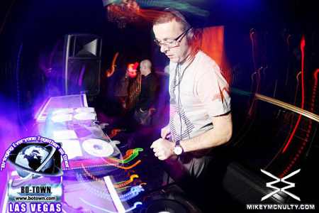 Godskitchen_JudgeJules_BodyEnglish_LasVegas_112509_028