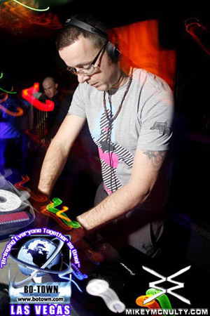 Godskitchen_JudgeJules_BodyEnglish_LasVegas_112509_030