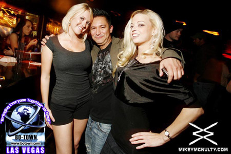 Godskitchen_NicFanciulli_BodyEnglish_LasVegas_120209_095