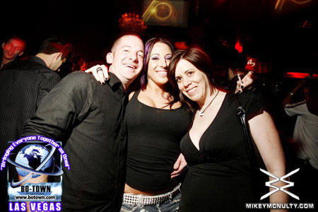 Godskitchen_NicFanciulli_BodyEnglish_LasVegas_120209_112