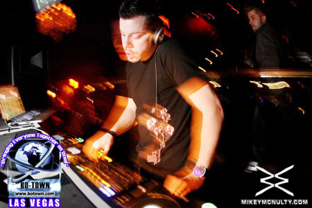 Godskitchen_NicFanciulli_BodyEnglish_LasVegas_120209_127