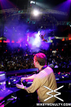 ArminvanBuuren_Perfecto_RainNightclub_LasVegas_101009_020