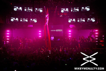 ArminvanBuuren_Perfecto_RainNightclub_LasVegas_101009_110