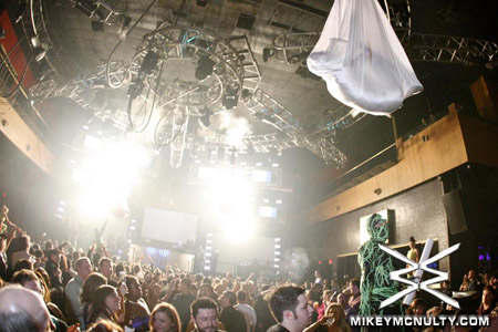 Perfecto_Vegas_RainNightclub_JunkieXL_120509_020