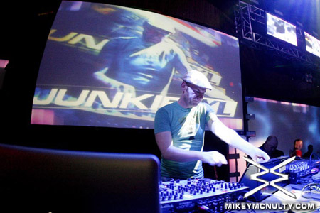 Perfecto_Vegas_RainNightclub_JunkieXL_120509_041