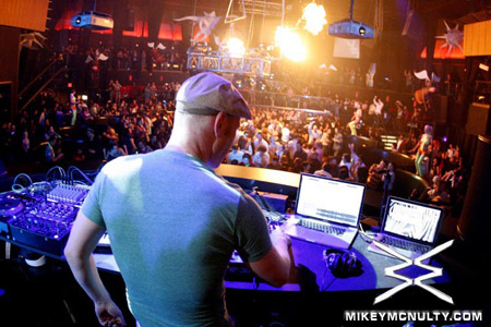 Perfecto_Vegas_RainNightclub_JunkieXL_120509_053