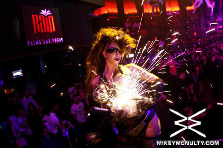 Perfecto_Vegas_RainNightclub_JunkieXL_120509_106