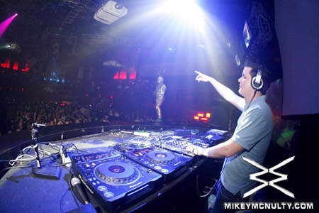 MarkusSchulz_BlakeJarrell_Perfecto_Rain_LasVegas_112109_019