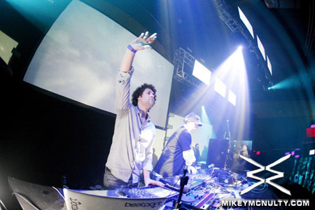 PerfectoVegas_MennoDeJong_RainNightclub_121209_022