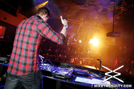 PerfectoVegas_MennoDeJong_RainNightclub_121209_114