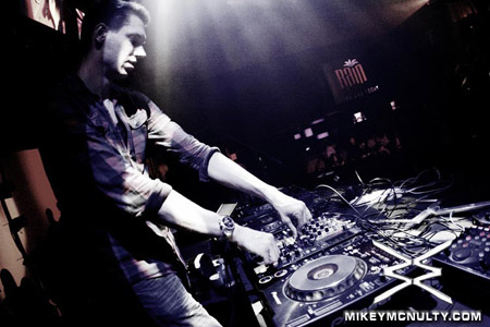 PerfectoVegas_MennoDeJong_RainNightclub_121209_129