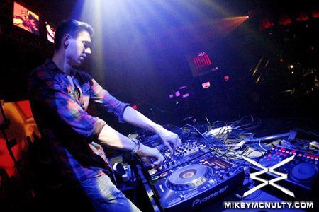 PerfectoVegas_MennoDeJong_RainNightclub_121209_130