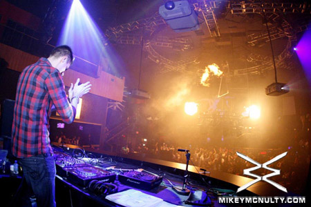 PerfectoVegas_MennoDeJong_RainNightclub_121209_135