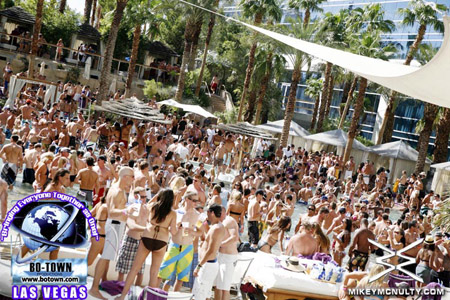 Rehab_PoolParty_HardRock_LasVegas_91309_023