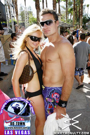 Rehab_PoolParty_HardRock_LasVegas_91309_039