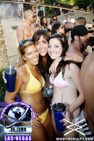 Rehab_PoolParty_LasVegas_HardRock_92709_157