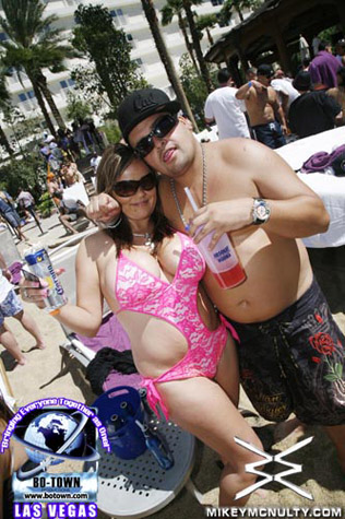 Rehab_PoolParty_5210_120