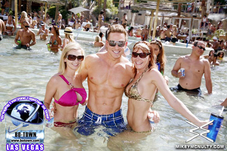 Relax_HardRock_PoolParty_LasVegas_81009_21