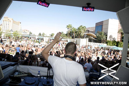 WetRepublic-PoolParty-LasVegas-Deamau5-9709_013