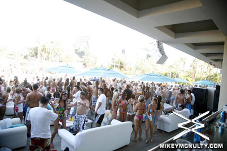 WetRepublic-PoolParty-LasVegas-Deamau5-9709_099