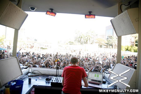 WetRepublic-PoolParty-LasVegas-Deamau5-9709_141